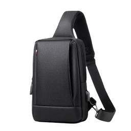 Bolsa de tórax masculina com alça de nylon bolsa transversal feminina casual pequena mochila com porta de carga USB Daypack, Preto, M