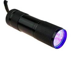 Lanterna 9 Leds UV Luz Negra Ultra Violeta de Aluminio Preto. Caça Escorpiao, Detecta Nota Falsa e cartão, caça vazamento, vidro quebrado, seca esmalte, tinta e cola, Camping, Carrega Slime